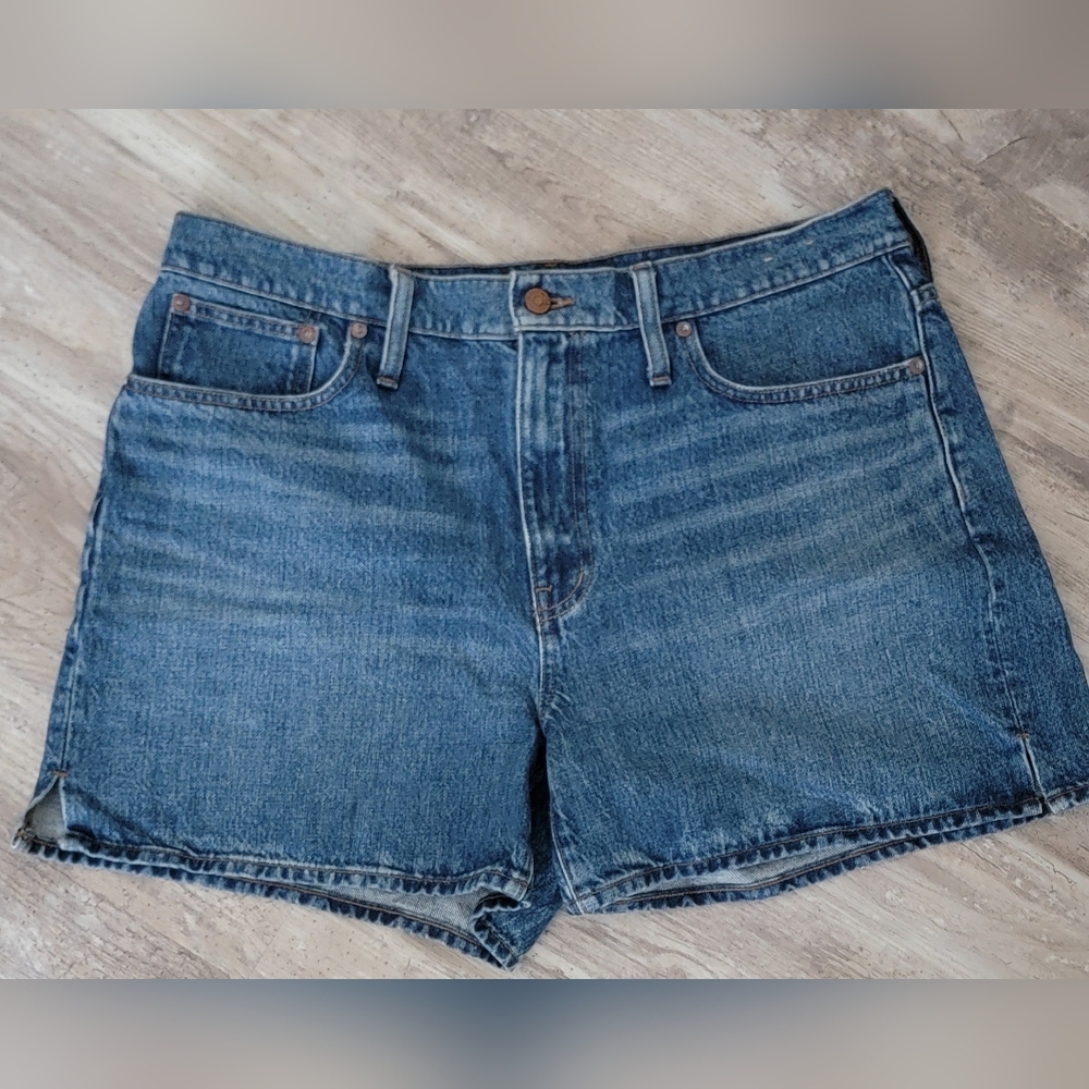 MADEWEL relaxed mid-lenght denim shorts size 30